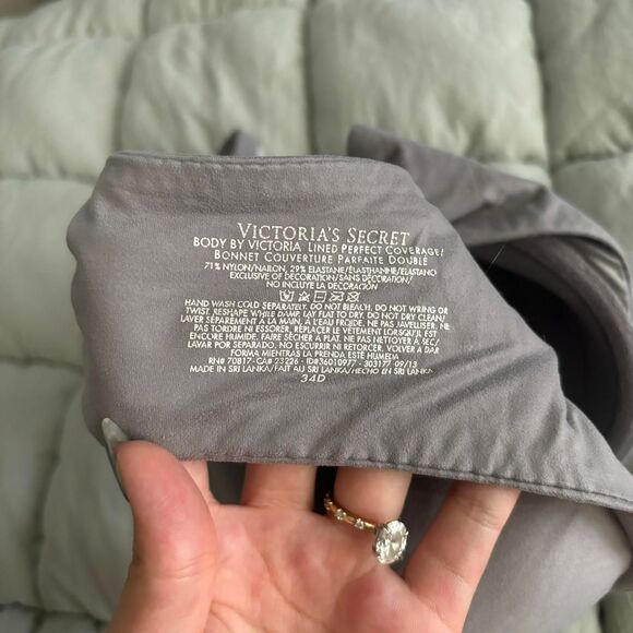 Victoria Secret Purple and White Lace Bra 34D - Picture 5 of 5